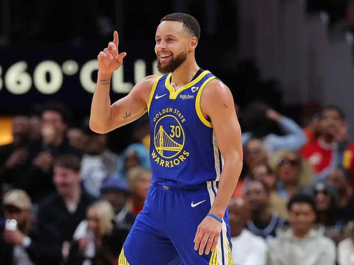 8868体育登录-库里本赛季命中184记三分，那哈登、杜兰特、詹姆斯呢？|斯蒂芬·库里|詹姆斯·哈登|凯文·杜兰特|伦纳德|投篮_新浪体育_新浪新闻