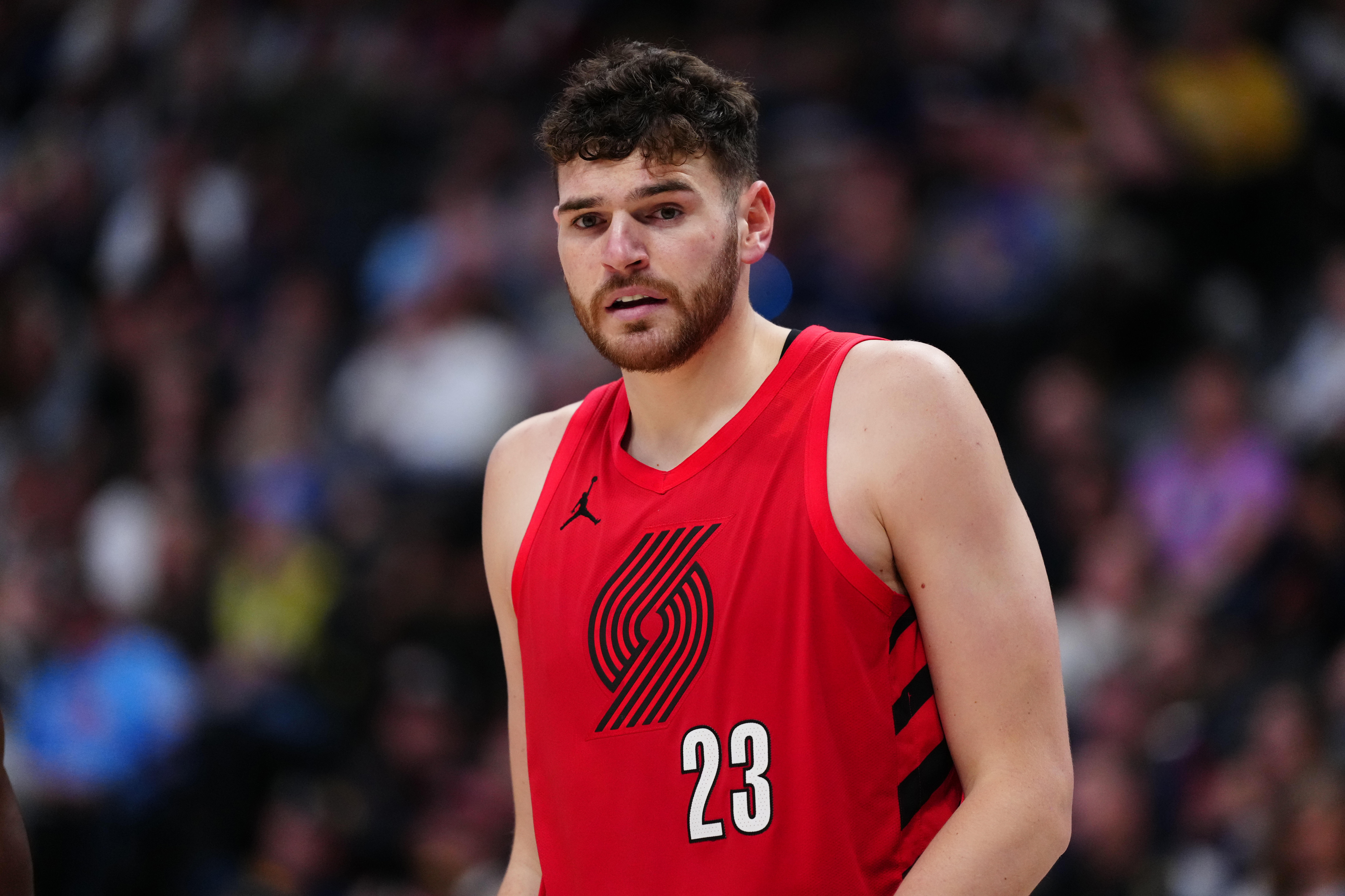 8868体育平台-生涯第二年！克林根场均12.1分11.6篮板 进攻篮板联盟第一